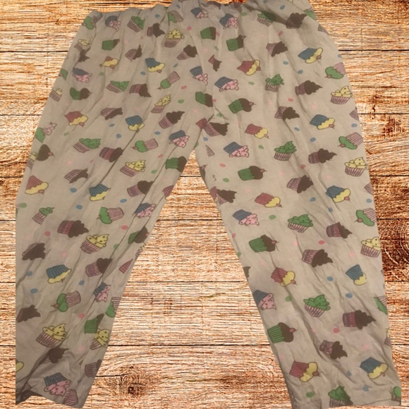 Pajama Pants For Women L Cupcake Patterns Preowned - Picture 4 of 4